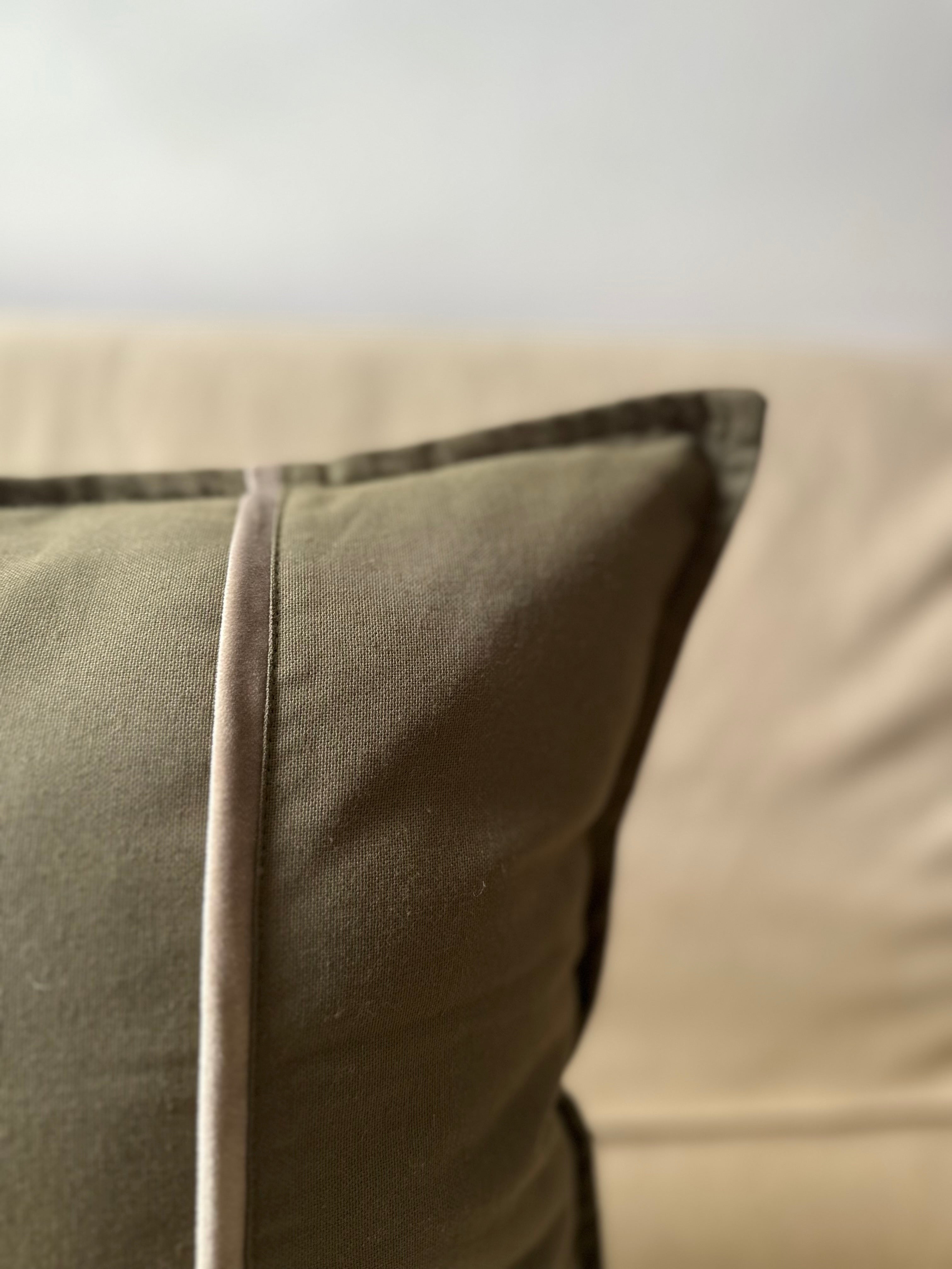 Cojín verde militar