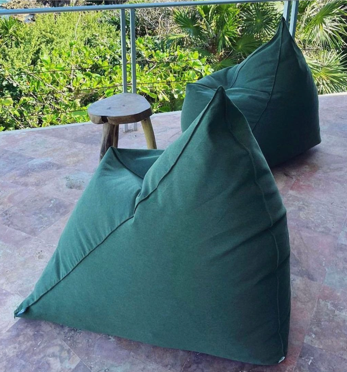 Puff triangular